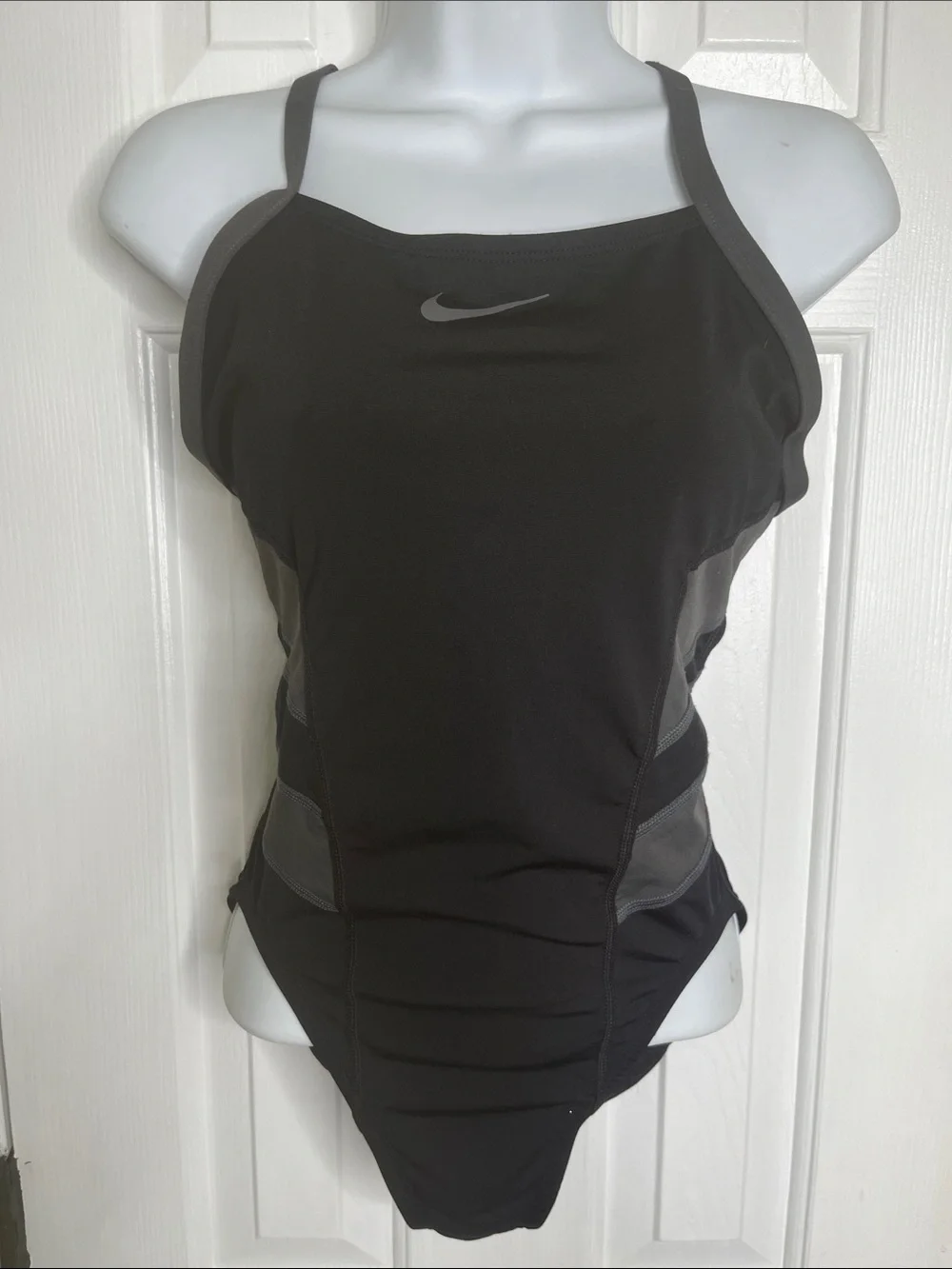 Nike HydraStrong Swimsuit Black and Gray Size 6 Like New